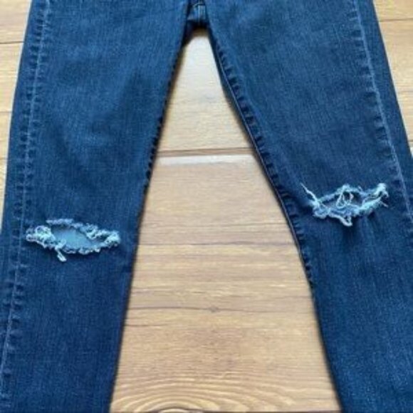 J Brand‎ Capri Distress Size 26 - Picture 3 of 11